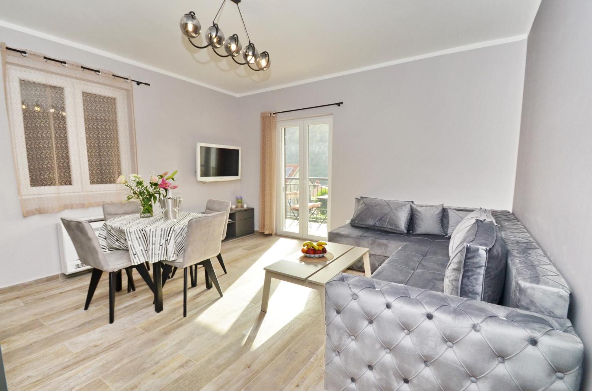 Apartments Orizzonte With Beautiful View Of The Bay Котор Екстериор снимка