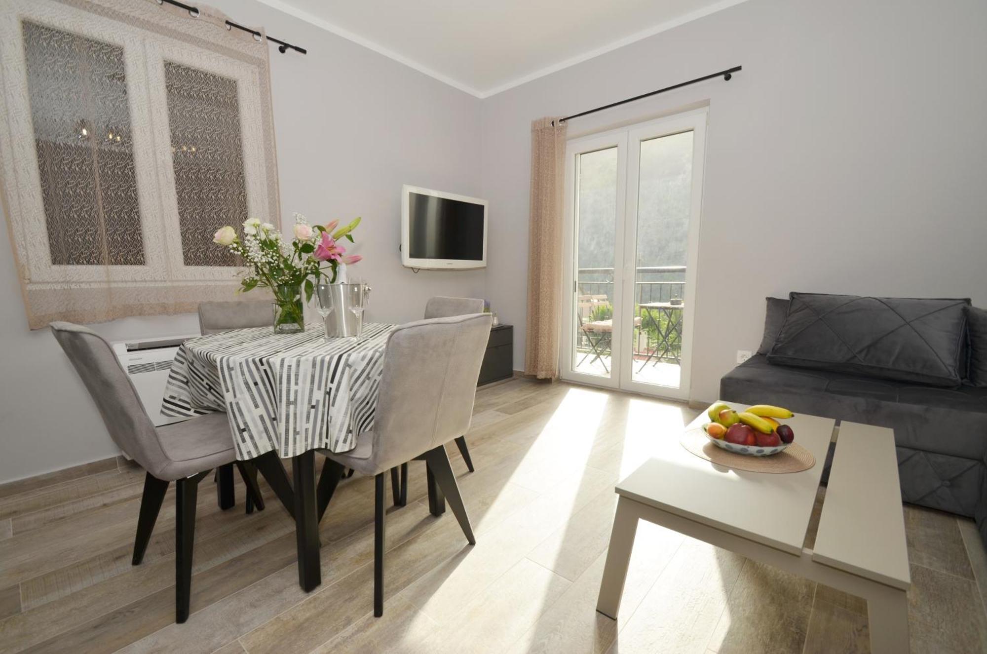 Apartments Orizzonte With Beautiful View Of The Bay Котор Екстериор снимка