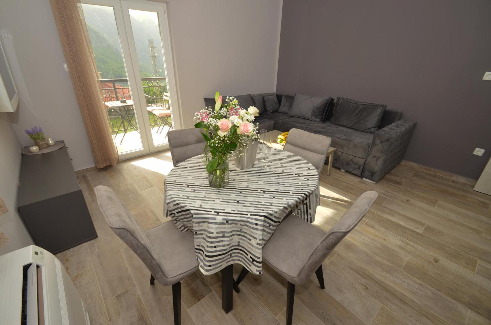 Apartments Orizzonte With Beautiful View Of The Bay Котор Екстериор снимка