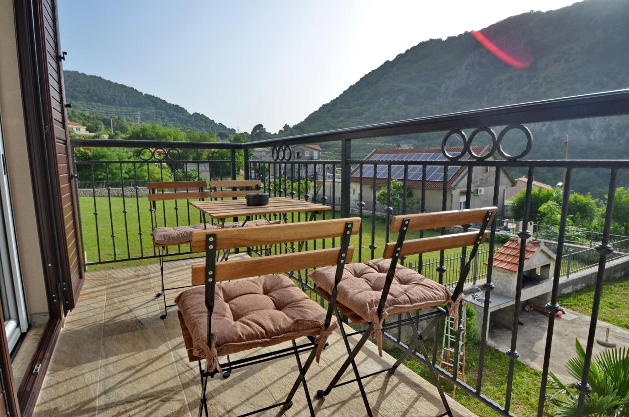 Apartments Orizzonte With Beautiful View Of The Bay Котор Екстериор снимка