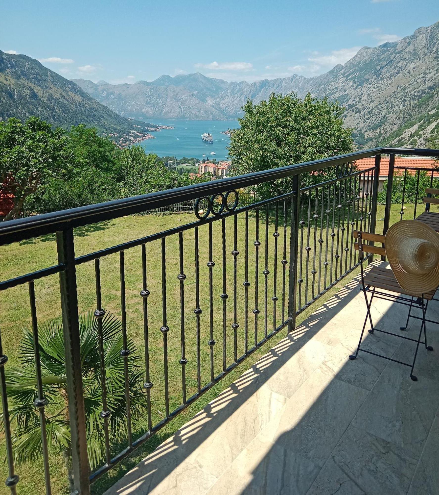 Apartments Orizzonte With Beautiful View Of The Bay Котор Екстериор снимка